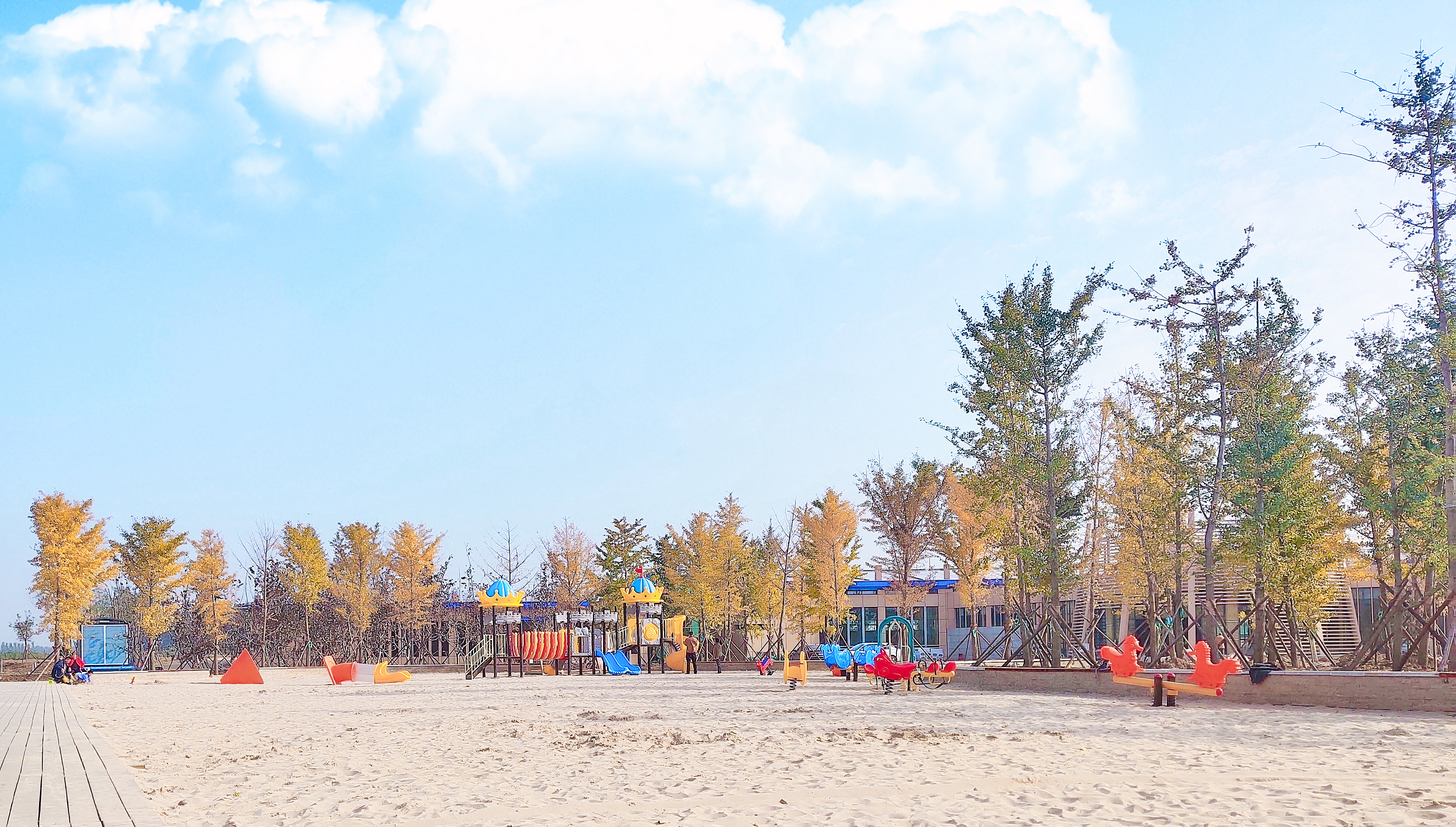 儿童游乐场.jpg 儿童游乐场.jpg