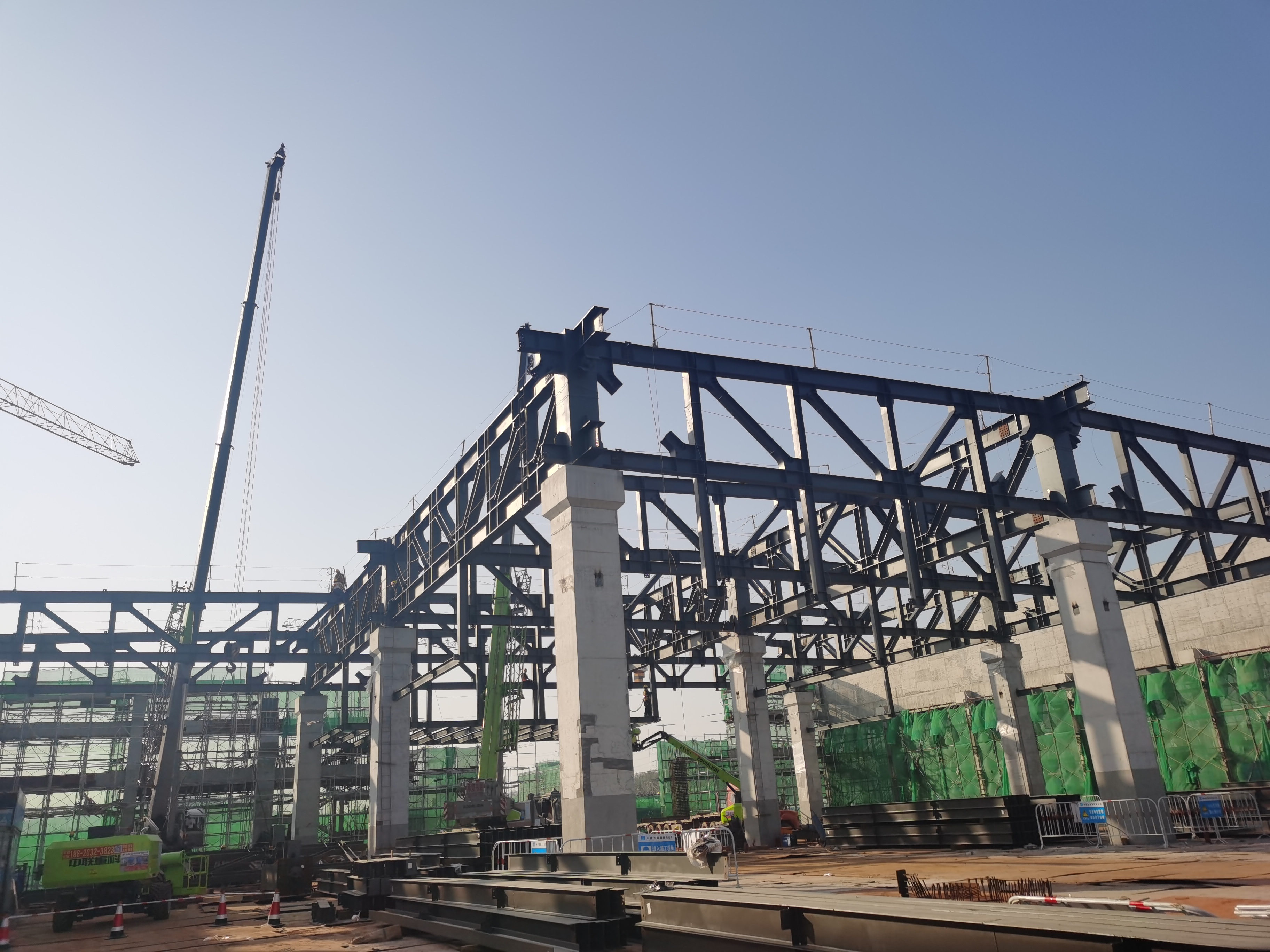 钢结构施工.jpg 钢结构施工.jpg