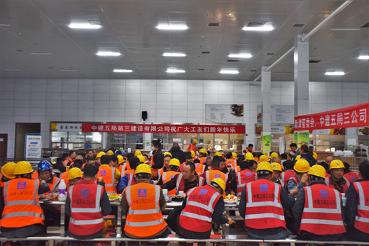 春节慰问工友.jpg 春节慰问工友.jpg