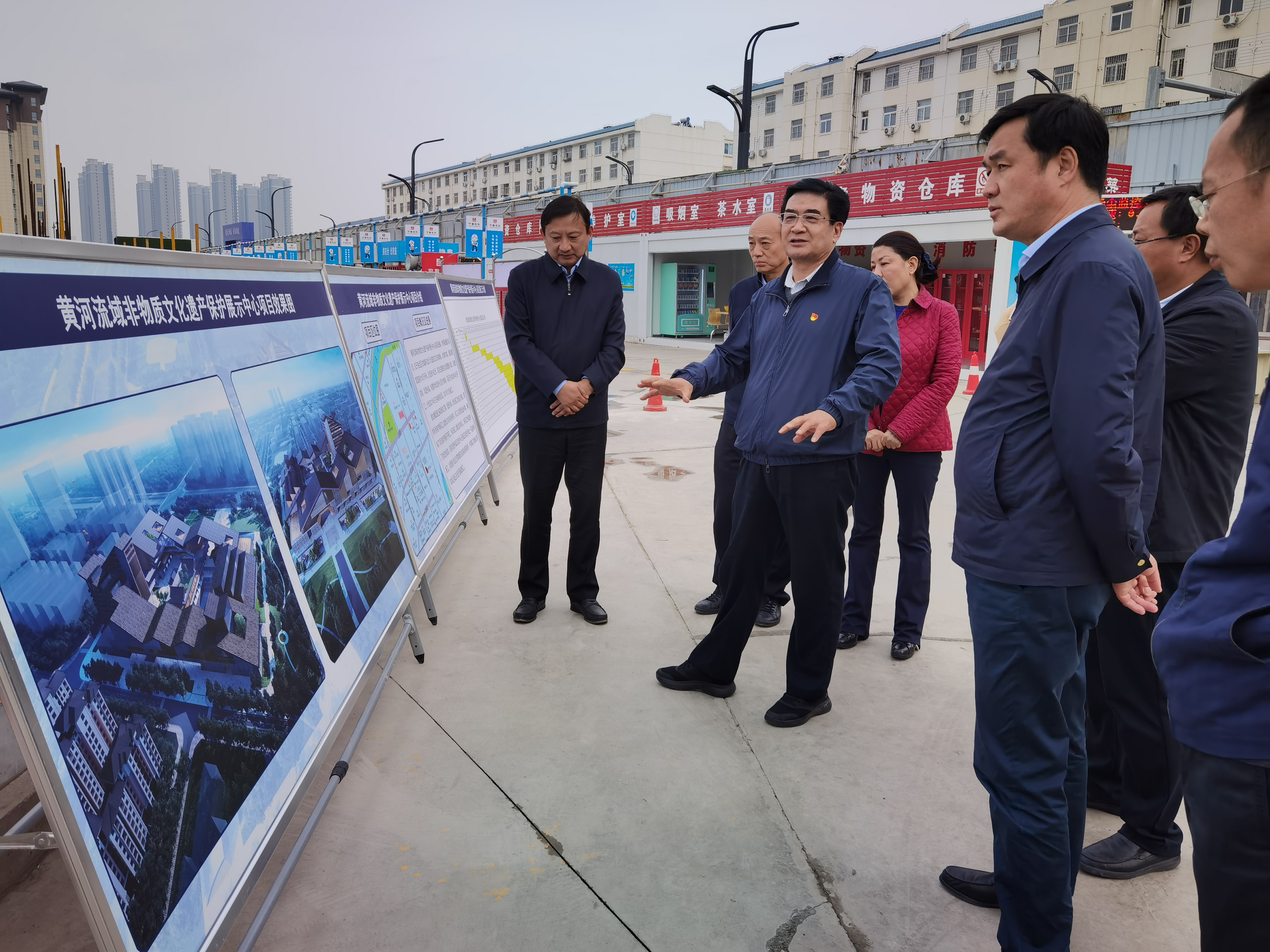 副省长调研现场照片.jpg 副省长调研现场照片.jpg